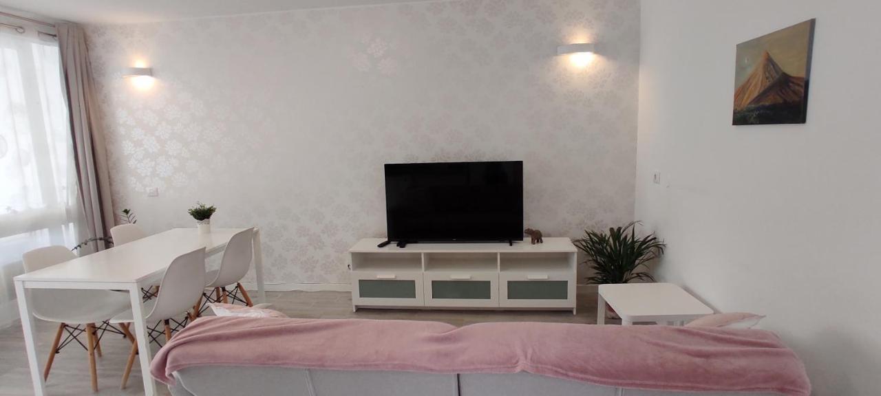 קוסטה דל סילנסיו Ideal Holiday Apartment In The South Of Tenerife מראה חיצוני תמונה